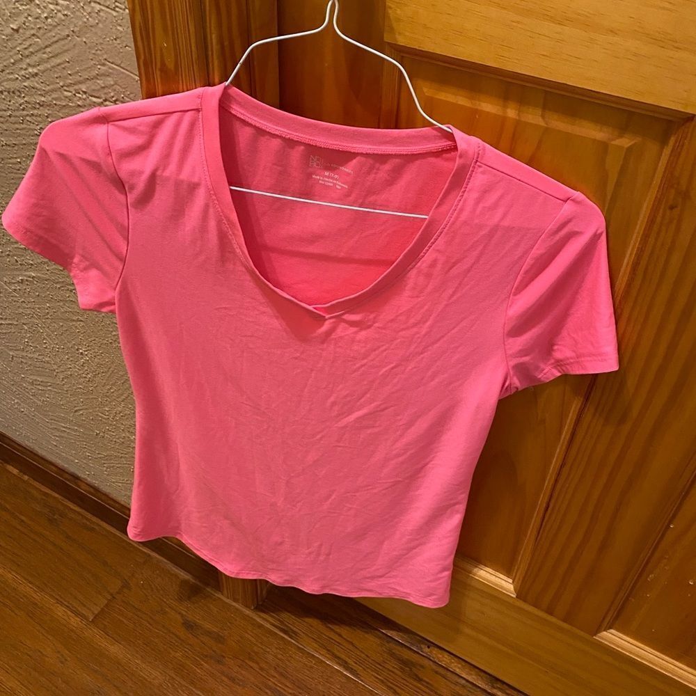 No boundaries size medium athletic top bright bubblegum pink